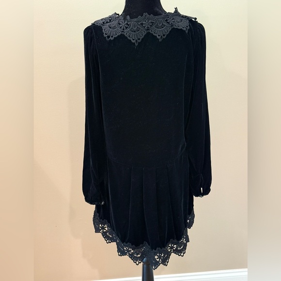 Women’s FREE PEOPLE Black Premier velvet dreams lace crochet tunic dress- XS - Picture 7 of 9